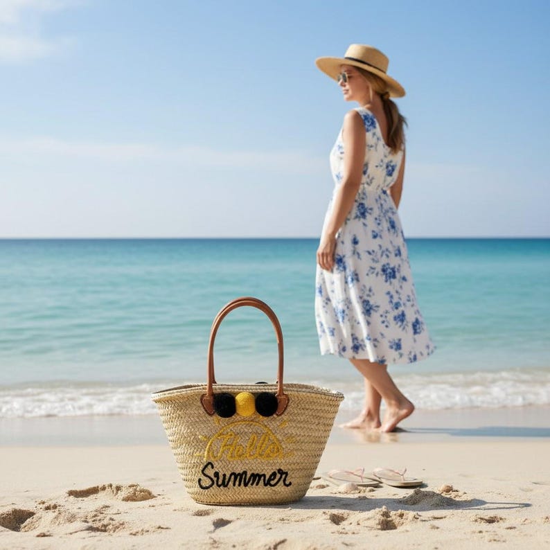 Sac de plage en paille brodé Hello Summer - vue de face