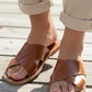Sandales en cuir avec coutures blanches